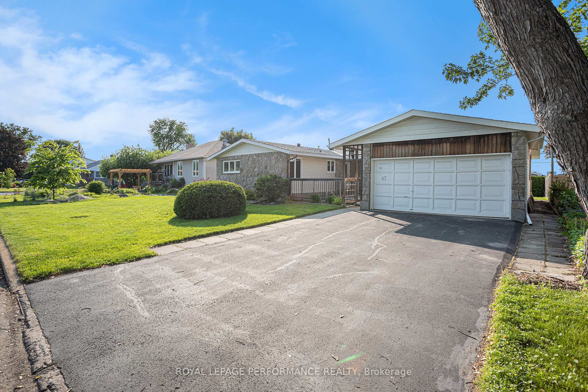 Photo 33 of 47 Sunnycrest Drive, Ottawa, City View/Skyline/Fisher Heights/Parkwood Hills — HOMEH