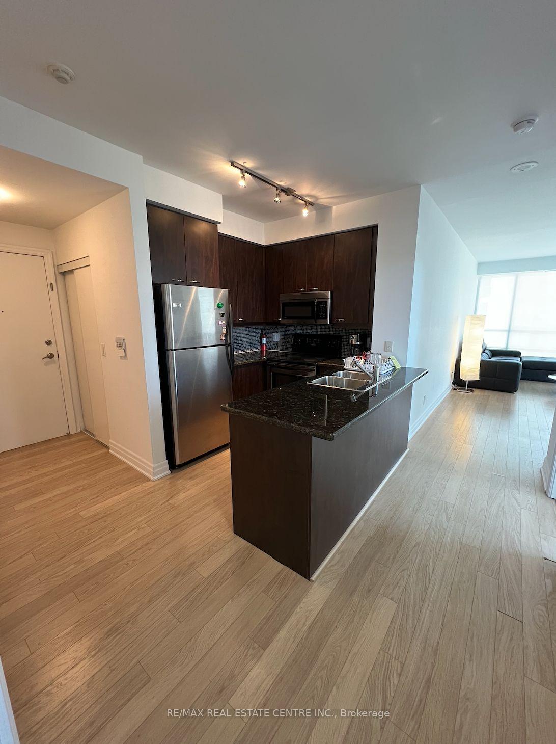 Photo 8 of Unit 806, 500 St Clair Avenue W, Toronto, Humewood-Cedarvale — HOMEH