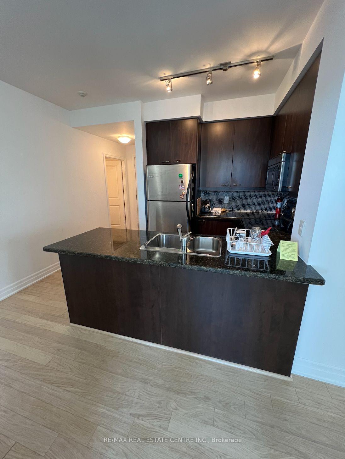 Photo 18 of Unit 806, 500 St Clair Avenue W, Toronto, Humewood-Cedarvale — HOMEH