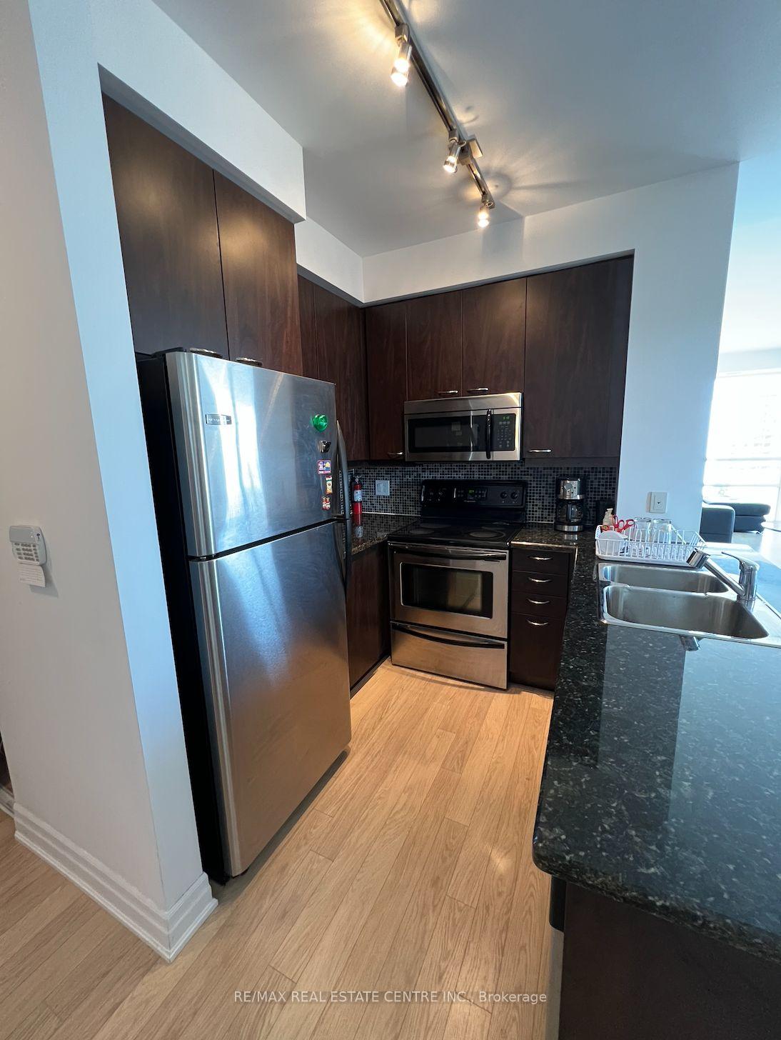 Photo 20 of Unit 806, 500 St Clair Avenue W, Toronto, Humewood-Cedarvale — HOMEH