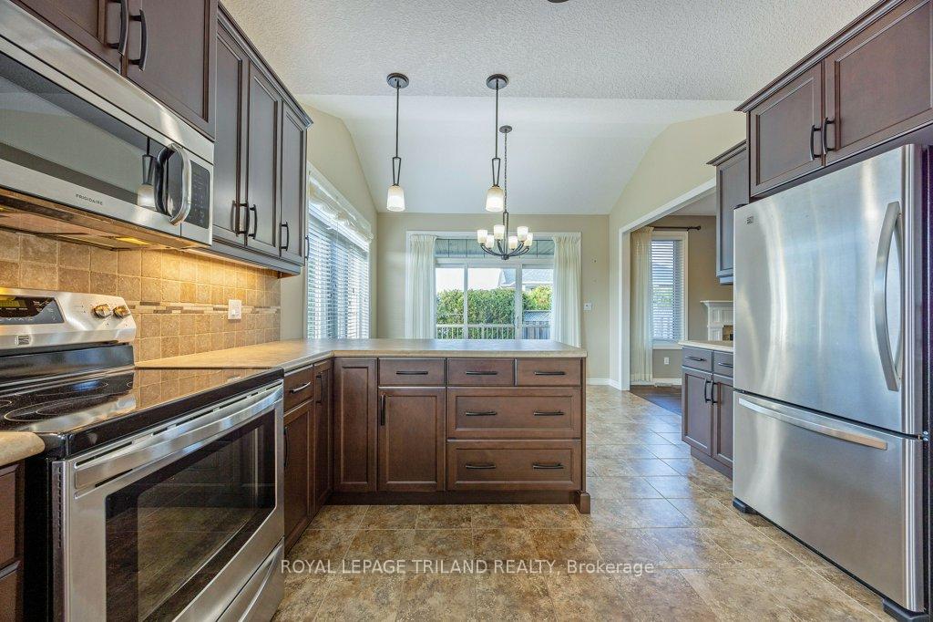 Photo 7 of Unit 1, 120 Southgate Parkway, St. Thomas — HOMEH