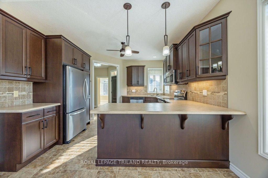 Photo 10 of Unit 1, 120 Southgate Parkway, St. Thomas — HOMEH