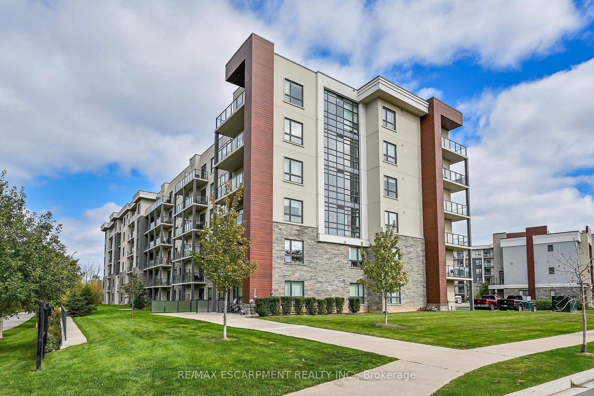Photo 3 of Unit 114, 125 Shoreview Place, Hamilton, Lakeshore — HOMEH