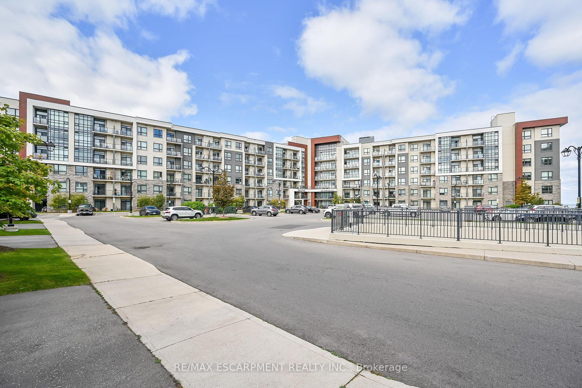 Photo 4 of Unit 114, 125 Shoreview Place, Hamilton, Lakeshore — HOMEH