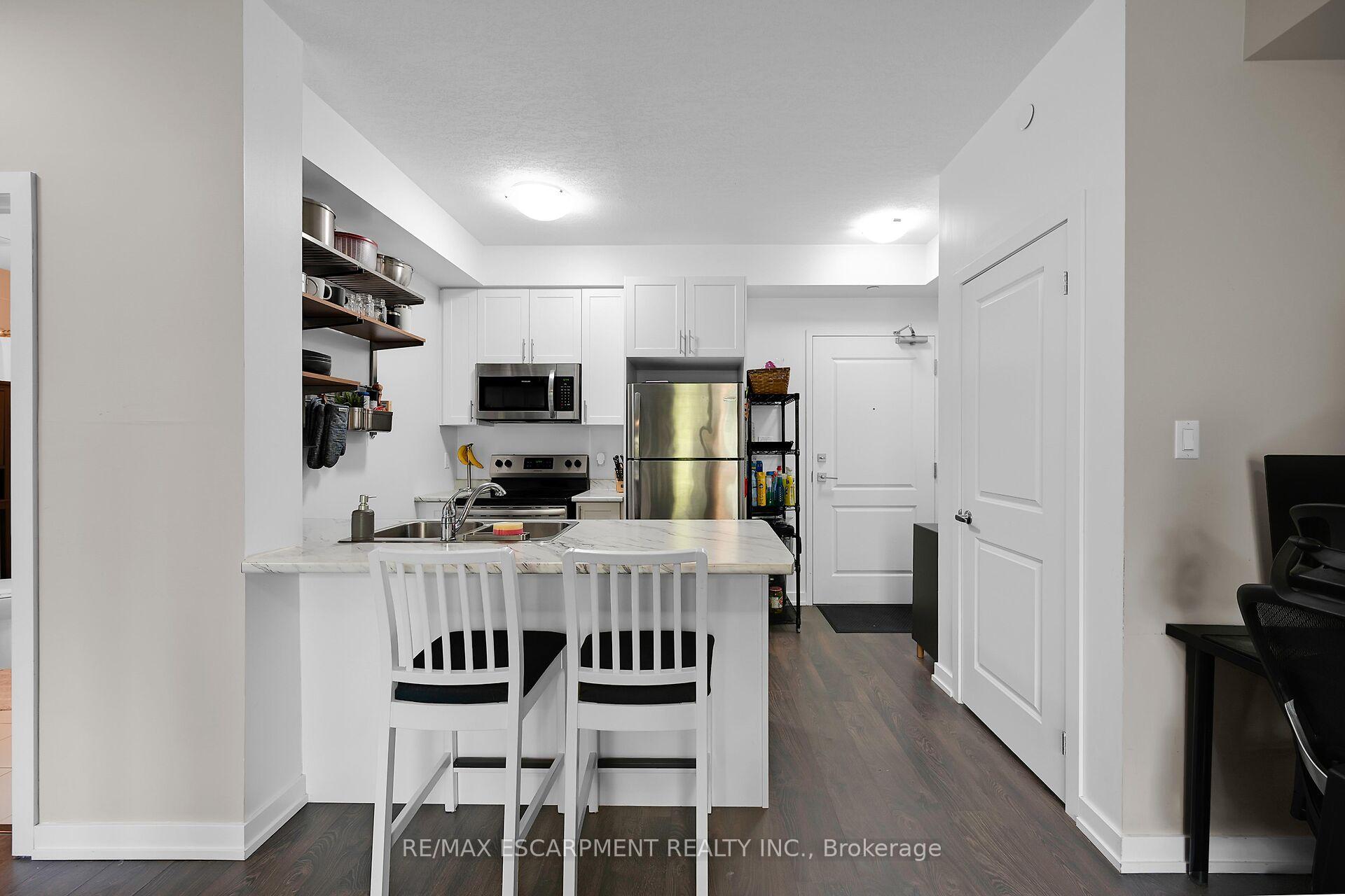 Photo 10 of Unit 114, 125 Shoreview Place, Hamilton, Lakeshore — HOMEH