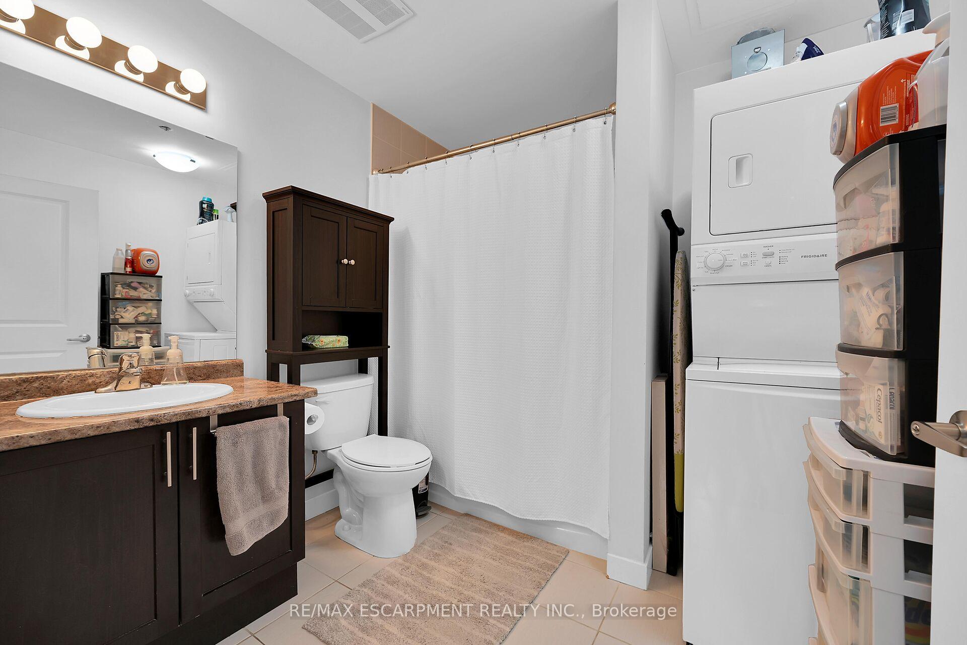 Photo 18 of Unit 114, 125 Shoreview Place, Hamilton, Lakeshore — HOMEH