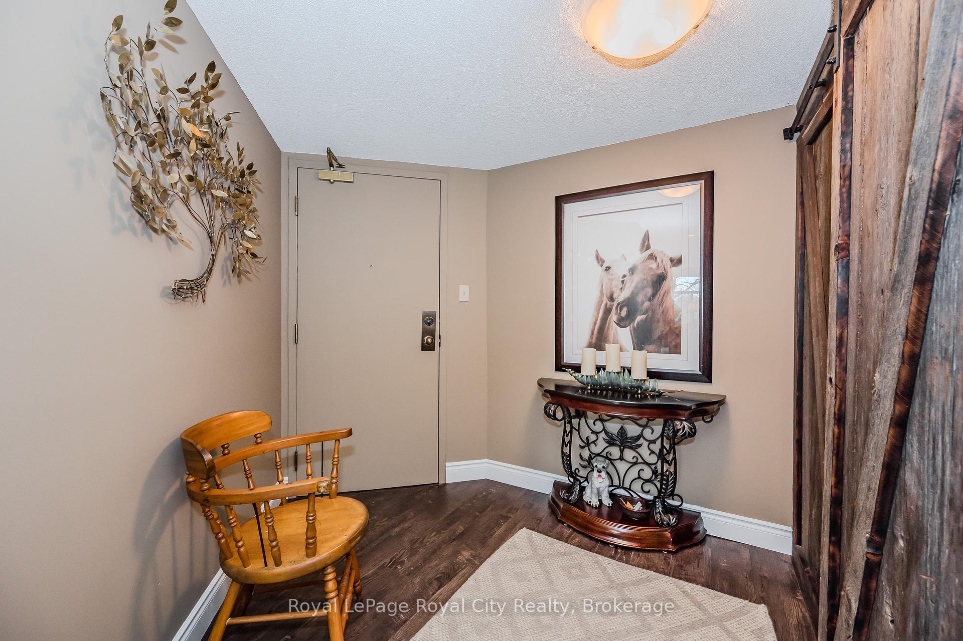 Photo 8 of Unit 401, 8 Christopher Court, Guelph, Kortright West — HOMEH
