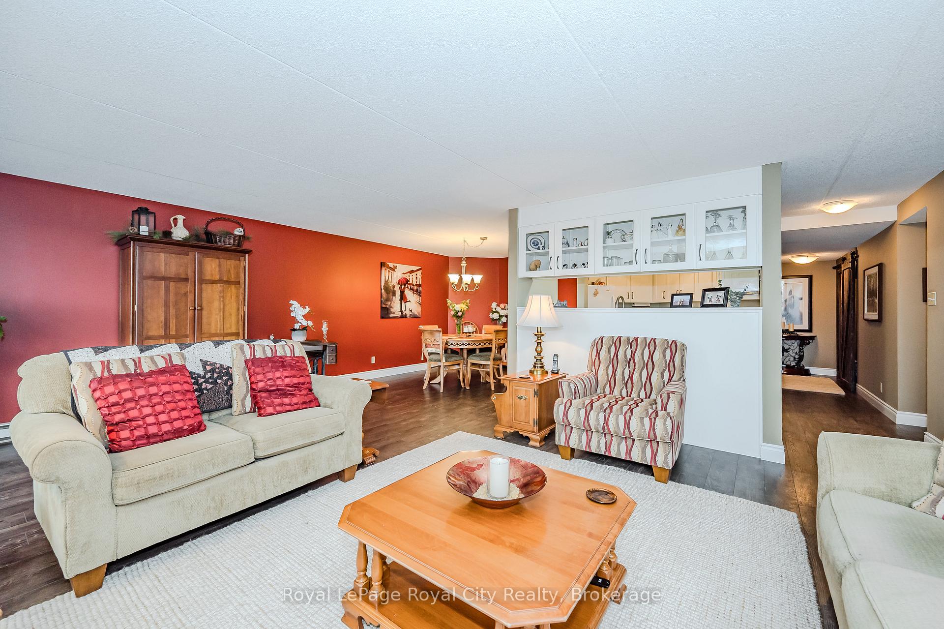 Photo 12 of Unit 401, 8 Christopher Court, Guelph, Kortright West — HOMEH