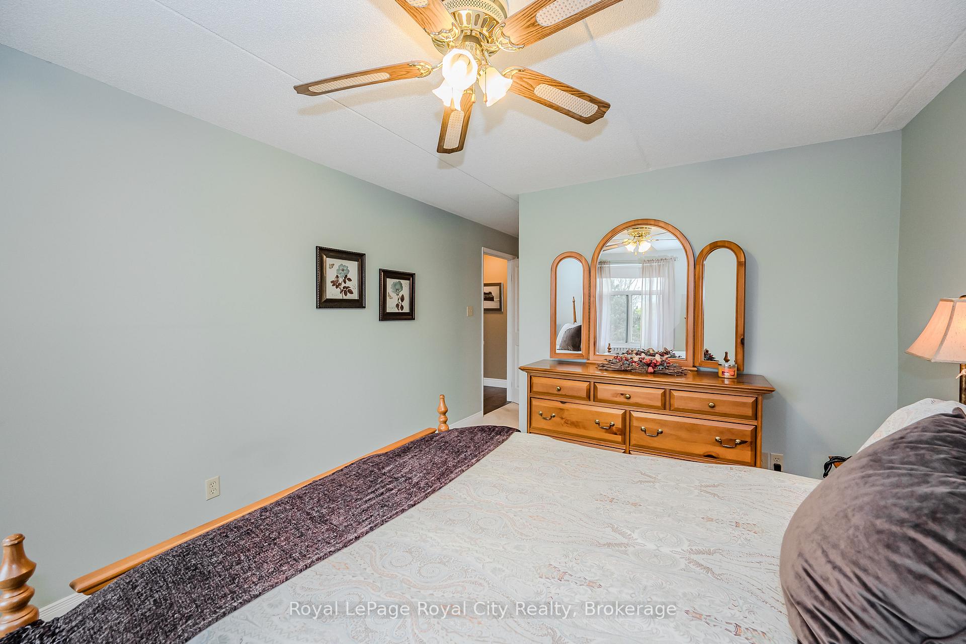 Photo 22 of Unit 401, 8 Christopher Court, Guelph, Kortright West — HOMEH