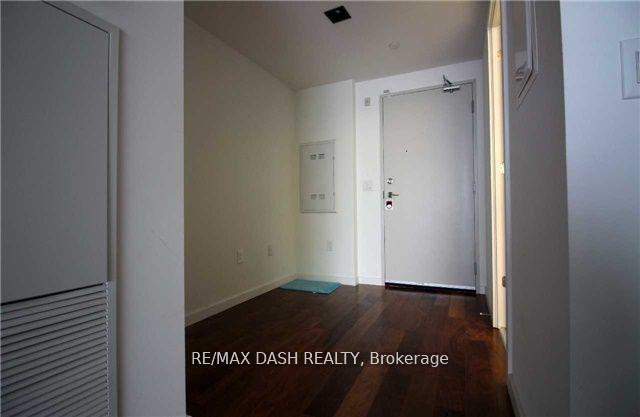 Photo 2 of Unit 802, 32 Trolley Crescent, Toronto, Waterfront Communities — HOMEH