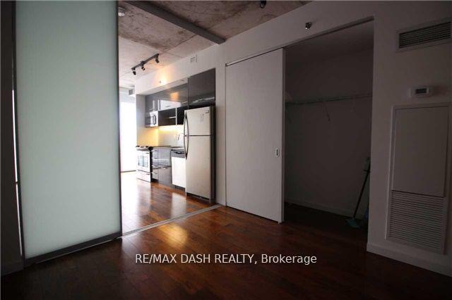 Photo 5 of Unit 802, 32 Trolley Crescent, Toronto, Waterfront Communities — HOMEH