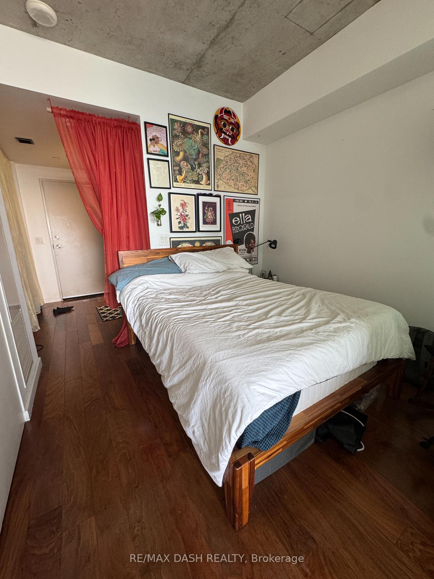 Photo 6 of Unit 802, 32 Trolley Crescent, Toronto, Waterfront Communities — HOMEH