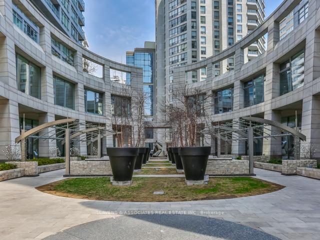 Photo 2 of Unit 2308, 2191 Yonge Street, Toronto, Mount Pleasant West — HOMEH