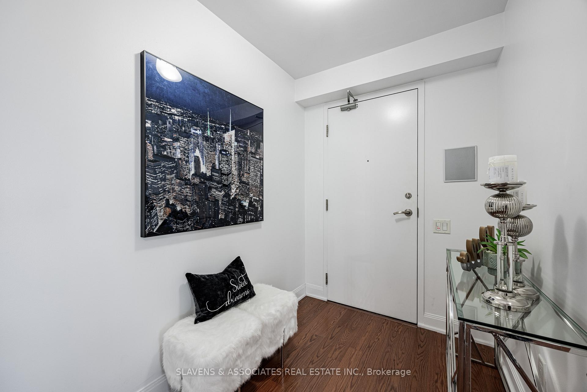 Photo 4 of Unit 2308, 2191 Yonge Street, Toronto, Mount Pleasant West — HOMEH