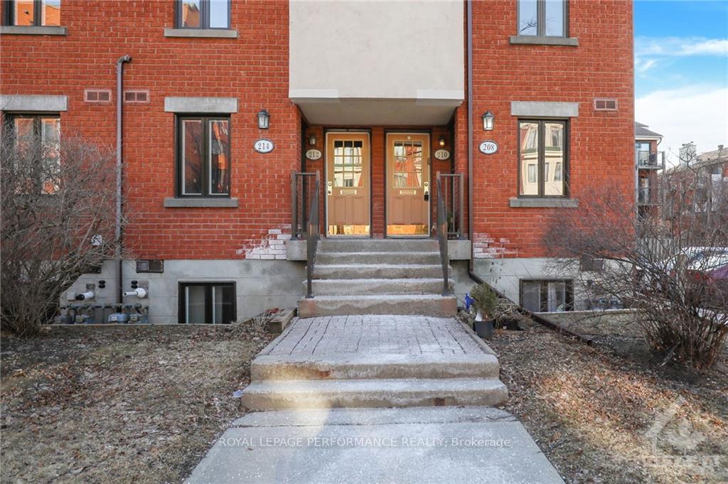 Photo 2 of 210 Alvin Road, Ottawa, Manor Park — HOMEH