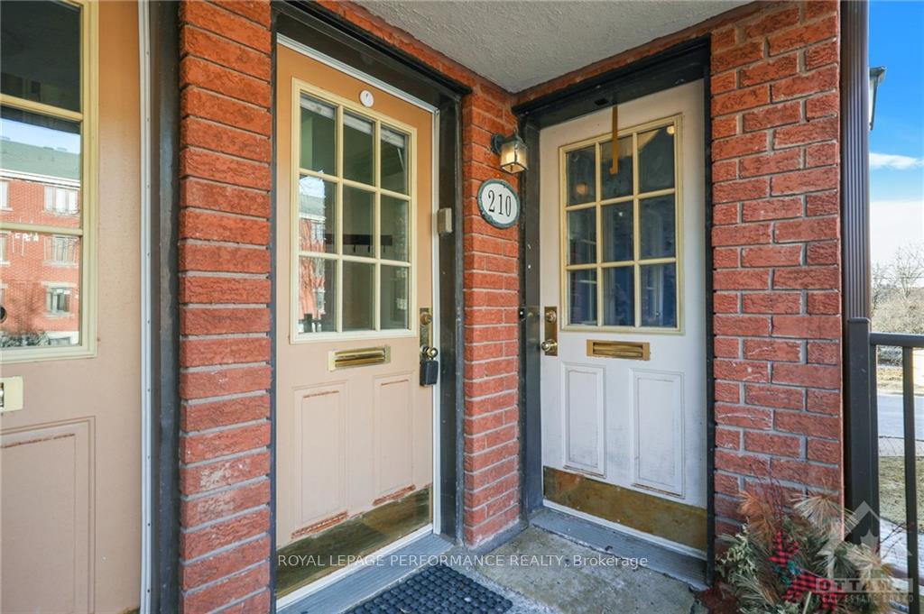 Photo 3 of 210 Alvin Road, Ottawa, Manor Park — HOMEH