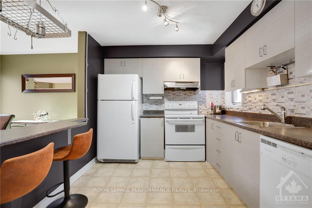 Photo 12 of 210 Alvin Road, Ottawa, Manor Park — HOMEH