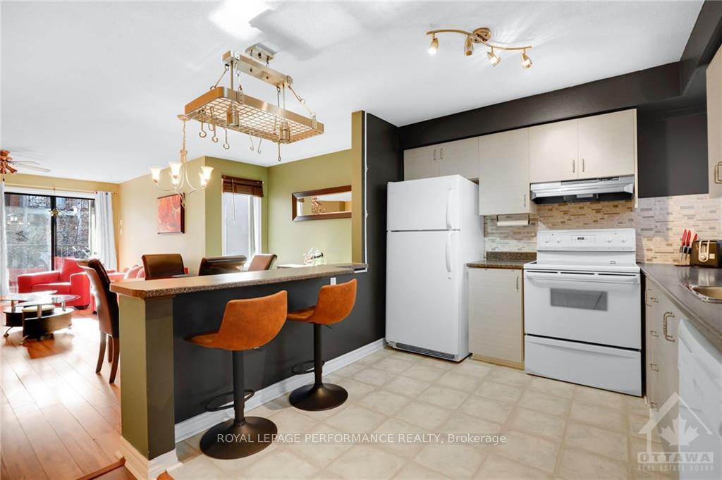 Photo 13 of 210 Alvin Road, Ottawa, Manor Park — HOMEH