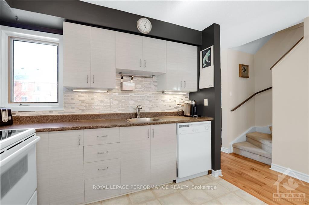 Photo 14 of 210 Alvin Road, Ottawa, Manor Park — HOMEH