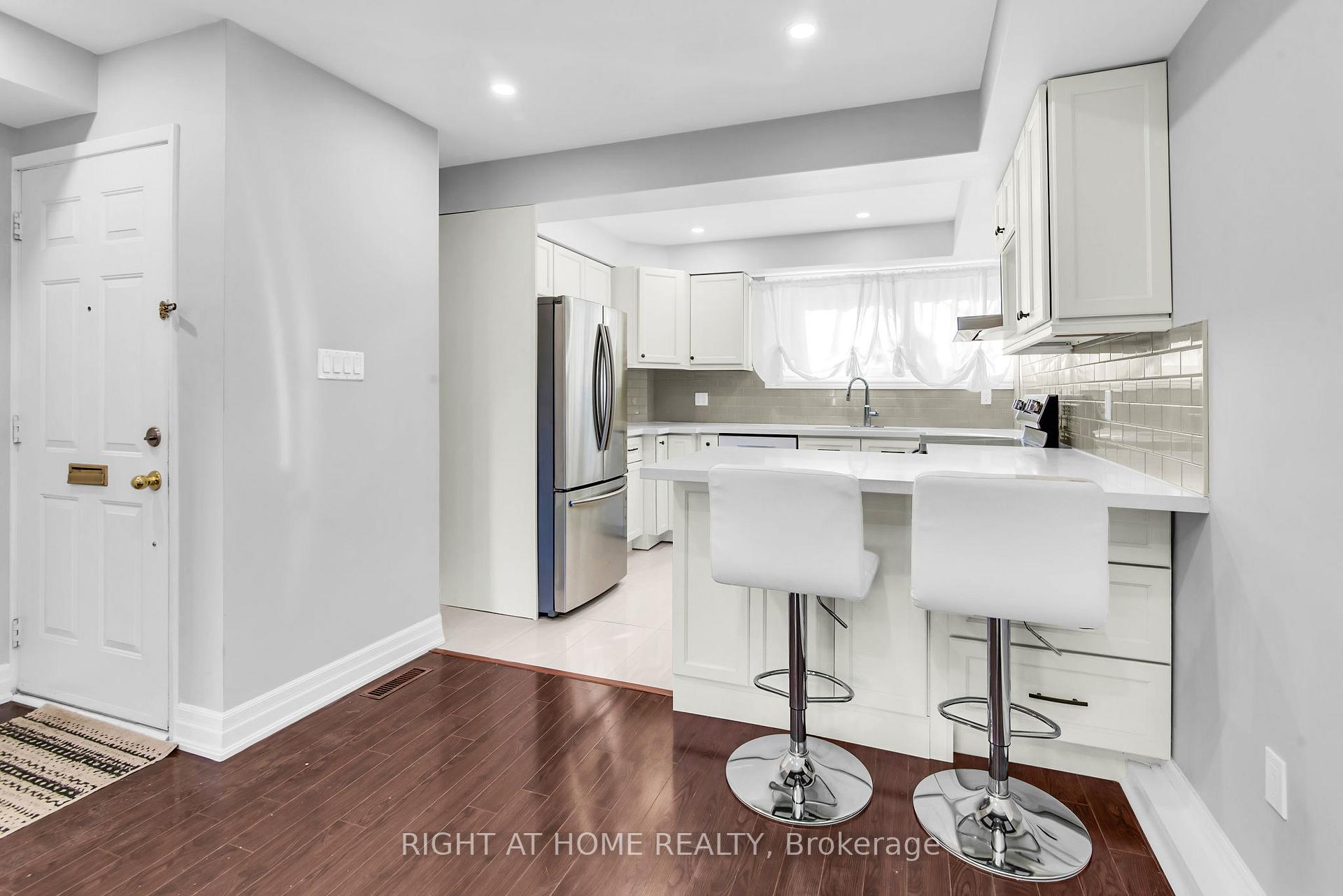 Photo 5 of Unit 13, 2716 St Clair Avenue E, Toronto, O'Connor-Parkview — HOMEH