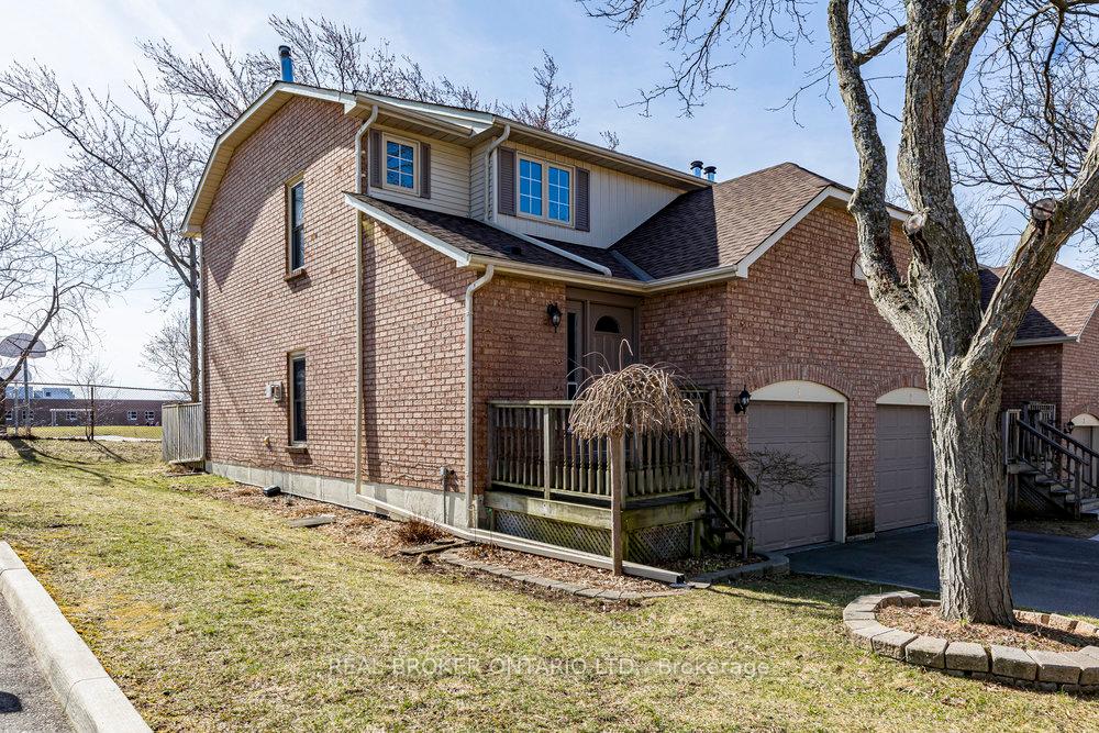 Photo 2 of Unit 1, 79 Braeheid Avenue, Hamilton, Waterdown — HOMEH