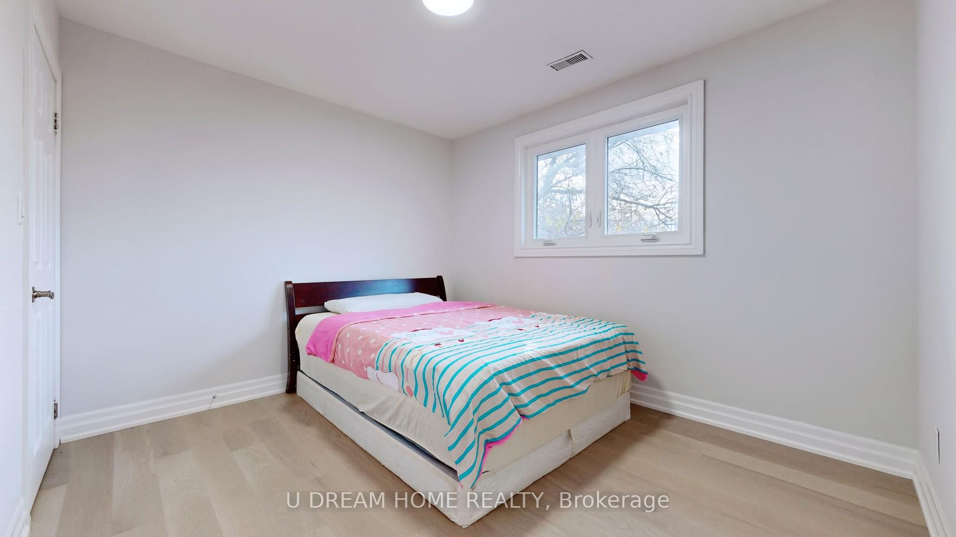 Photo 16 of 85 Lake Drive E, Georgina, Historic Lakeshore Communities — HOMEH