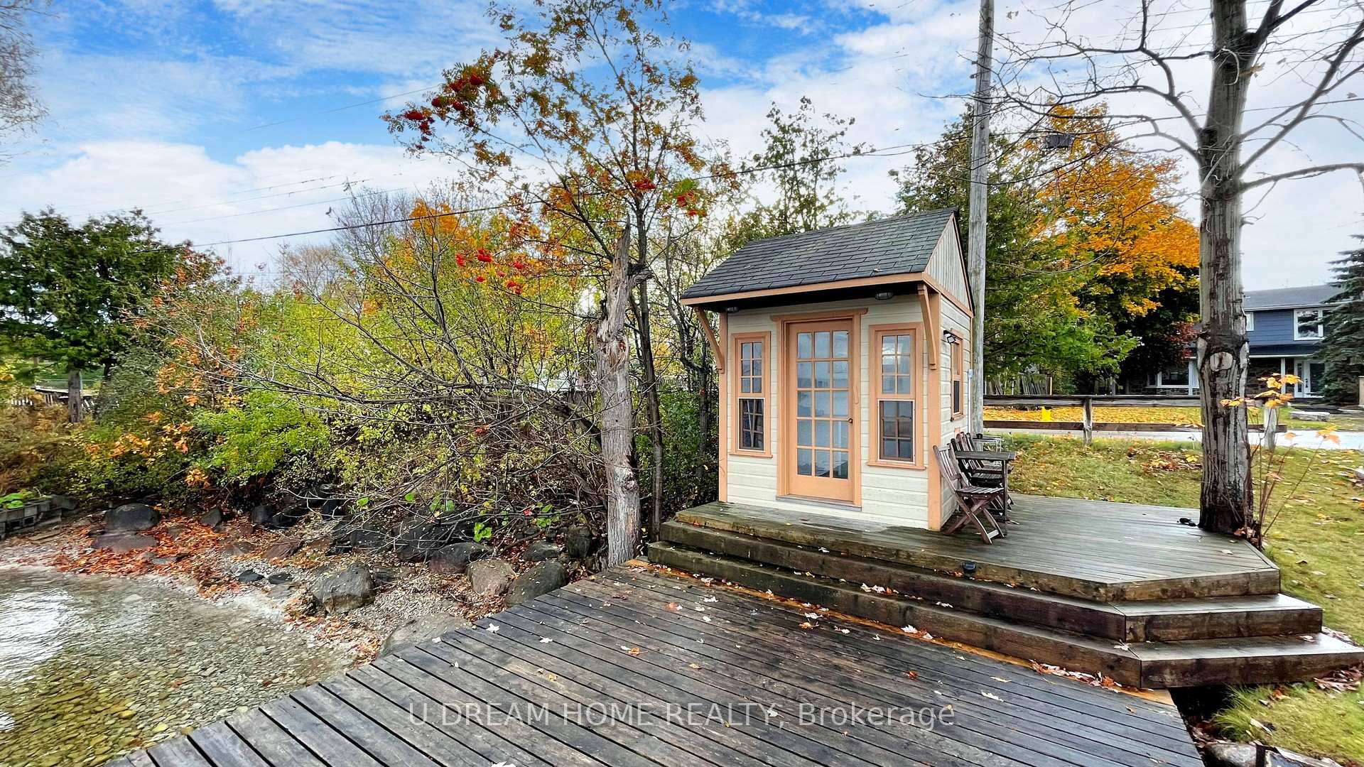 Photo 21 of 85 Lake Drive E, Georgina, Historic Lakeshore Communities — HOMEH