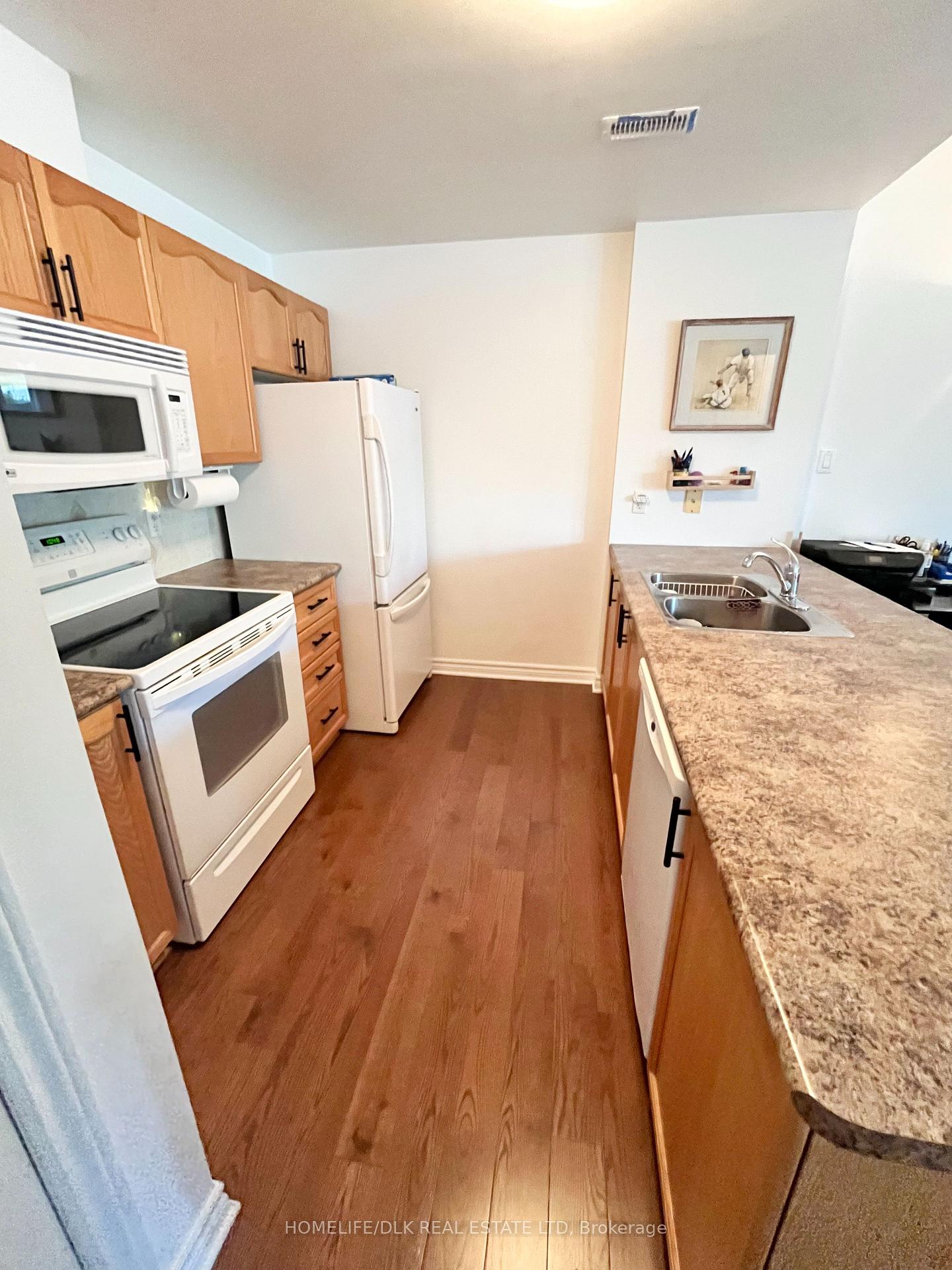 Photo 8 of Unit D, 137 Oldfield Street, Ottawa, Barrhaven East — HOMEH