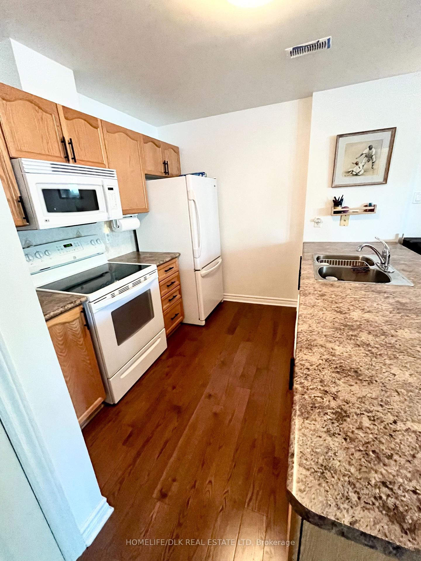 Photo 9 of Unit D, 137 Oldfield Street, Ottawa, Barrhaven East — HOMEH