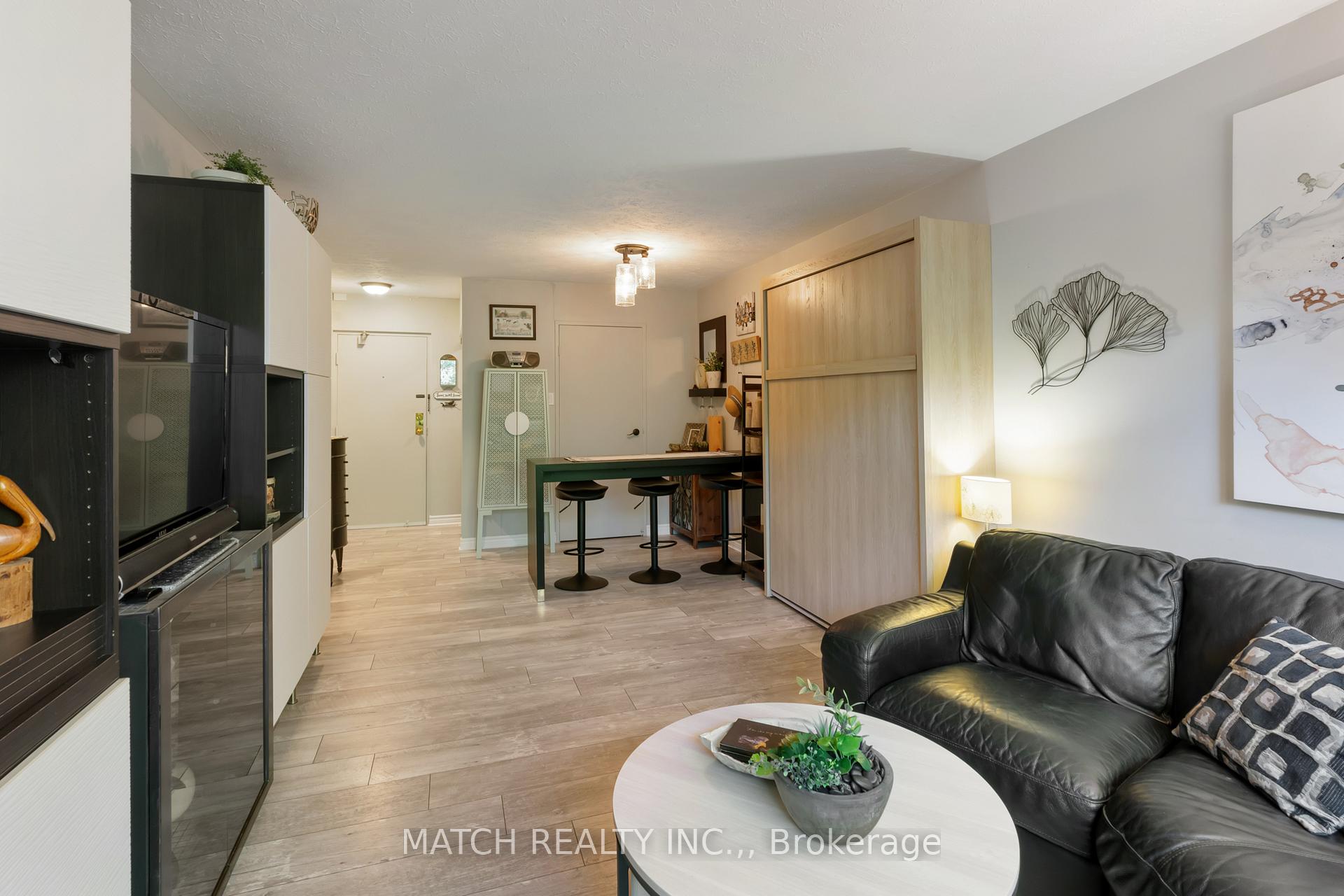 Photo 5 of Unit 405, 130 Park Avenue E, Chatham-Kent, Chatham — HOMEH