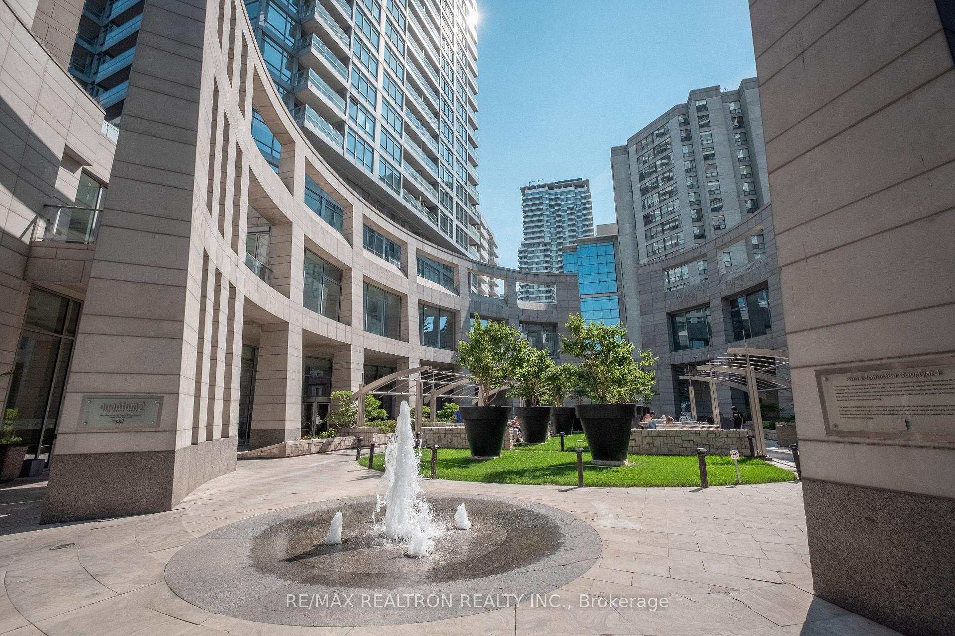 Photo 4 of Unit 2706, 2181 Yonge Street, Toronto, Mount Pleasant West — HOMEH