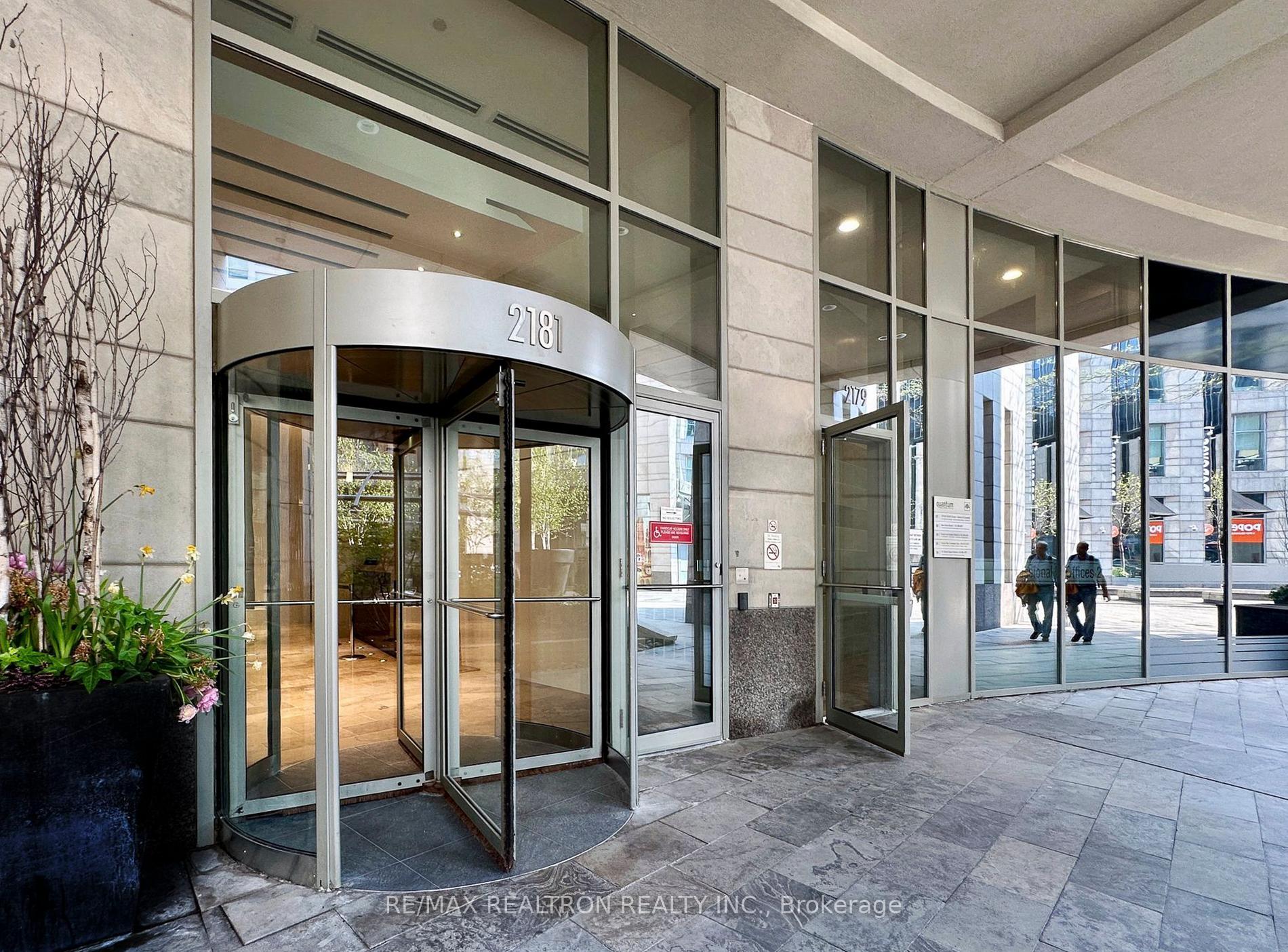 Photo 5 of Unit 2706, 2181 Yonge Street, Toronto, Mount Pleasant West — HOMEH