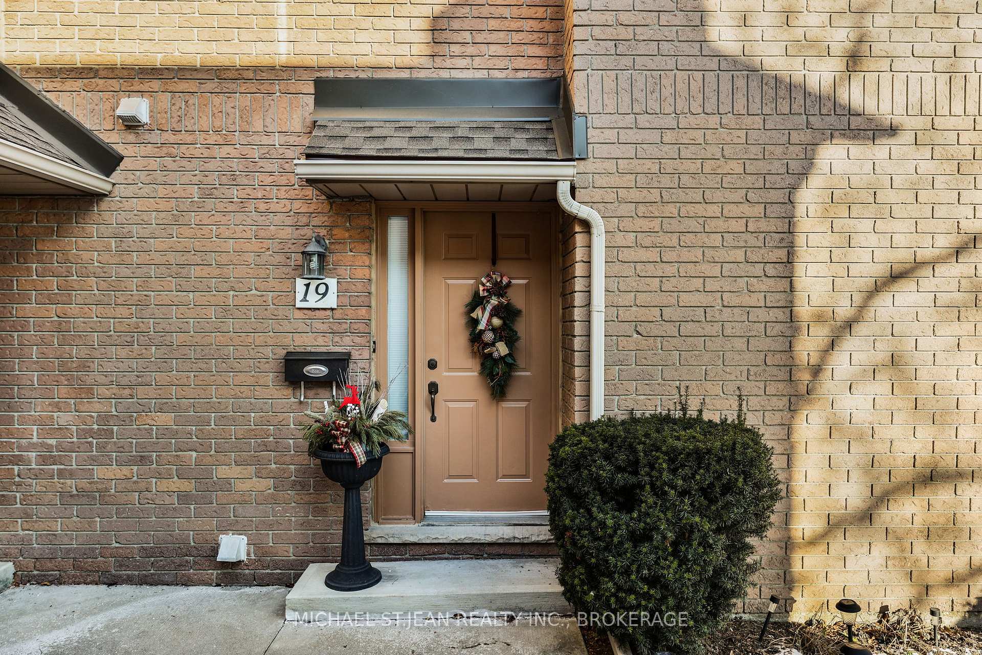 Photo 4 of Unit 19, 38 Elora Drive, Hamilton, Fessenden — HOMEH
