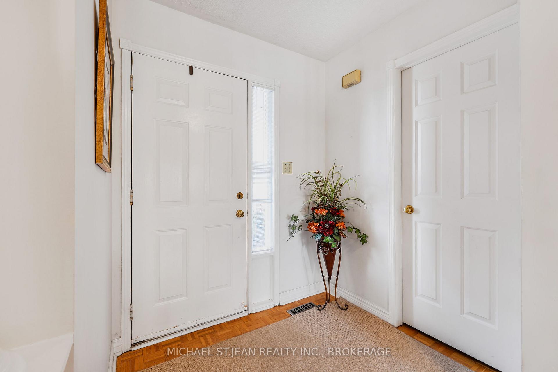 Photo 5 of Unit 19, 38 Elora Drive, Hamilton, Fessenden — HOMEH