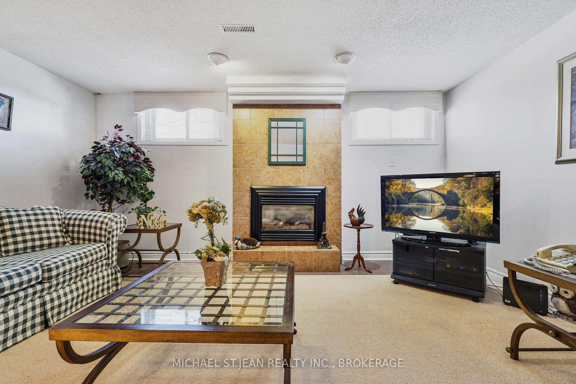 Photo 12 of Unit 19, 38 Elora Drive, Hamilton, Fessenden — HOMEH