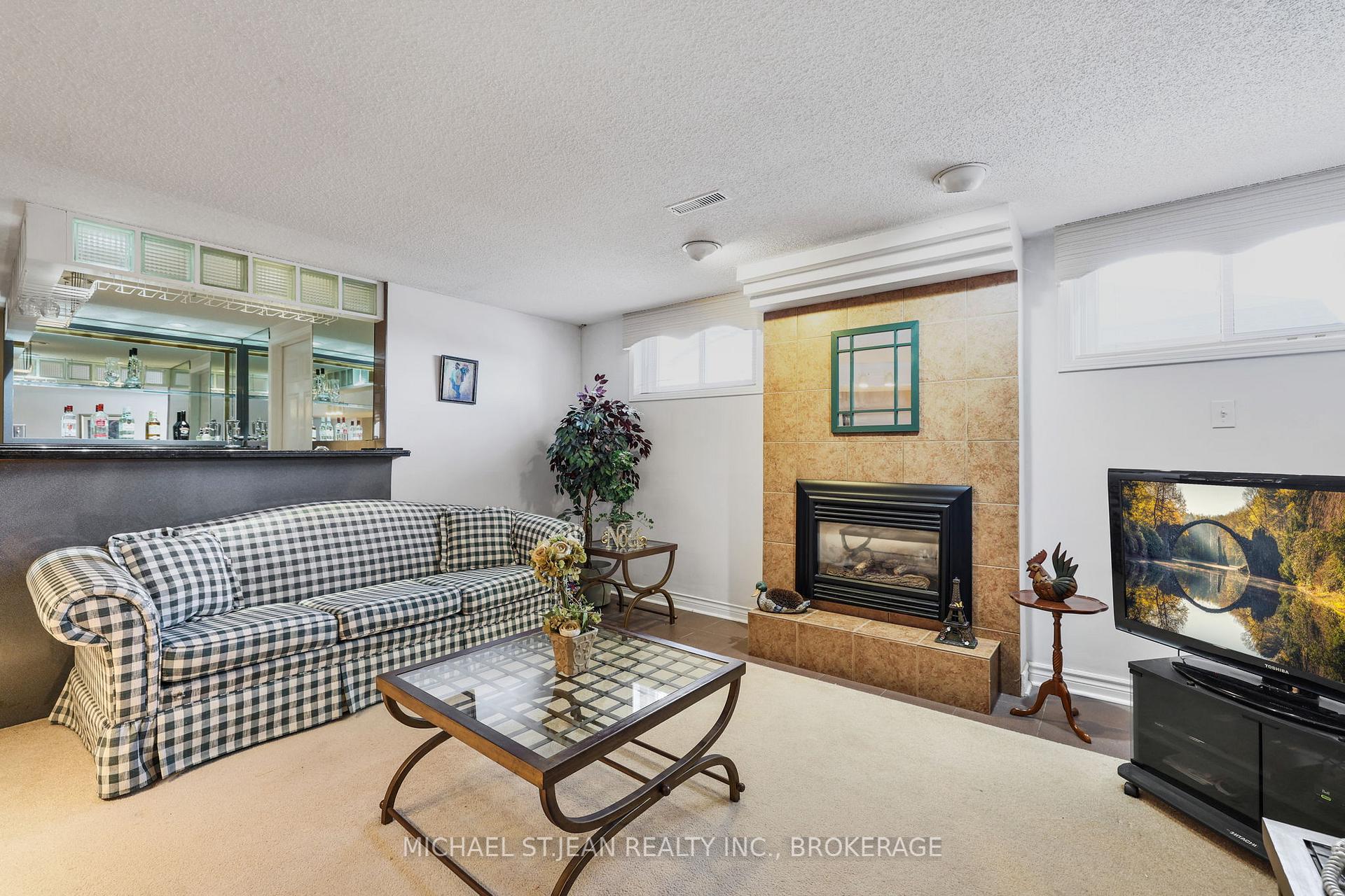 Photo 13 of Unit 19, 38 Elora Drive, Hamilton, Fessenden — HOMEH