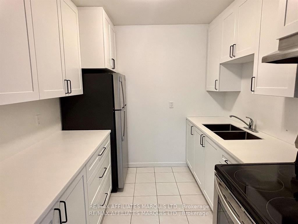 Photo 13 of Unit H, 25 Banner Road, Ottawa, Sheahan Estates/Trend Village — HOMEH