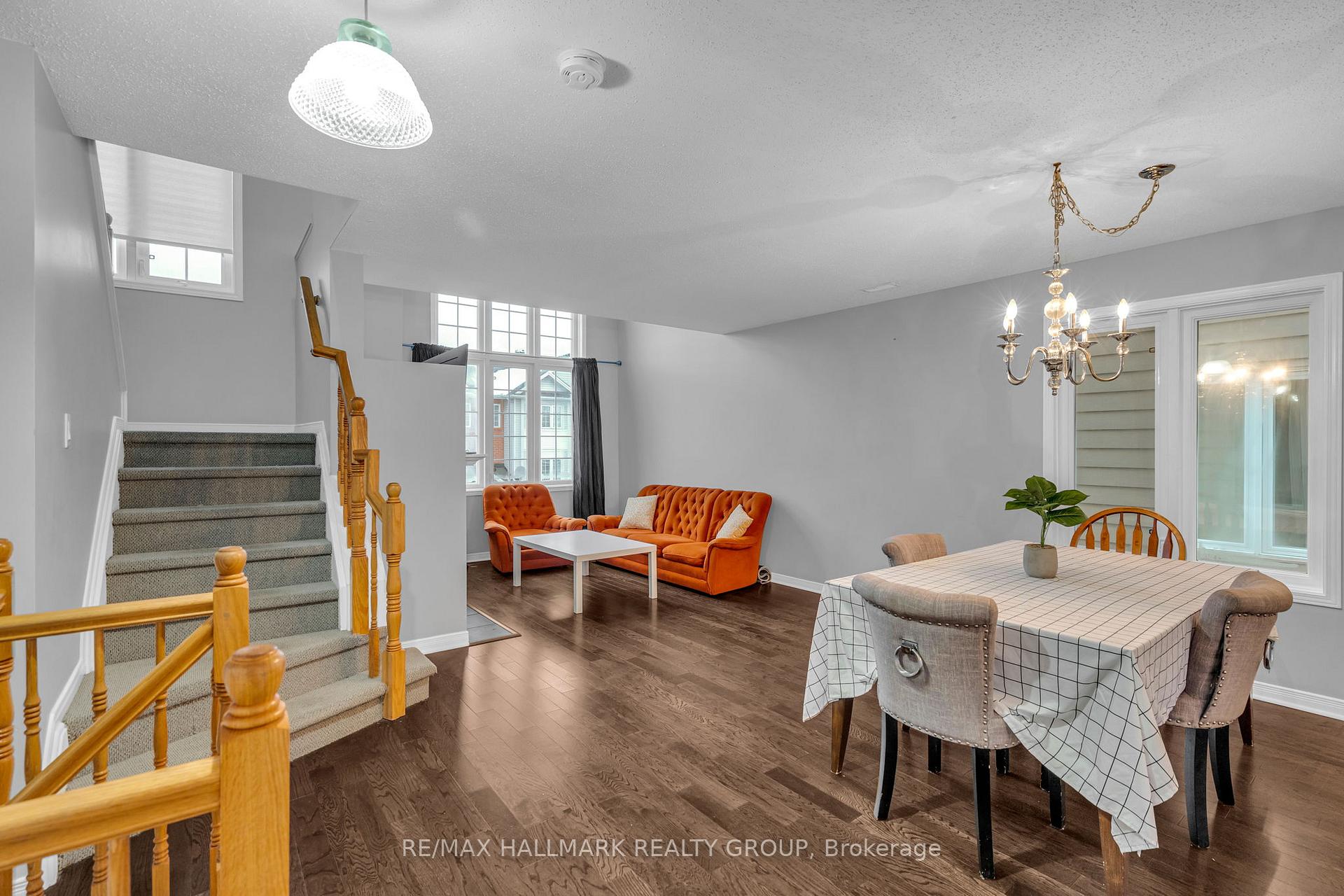 Photo 3 of Unit 4, 312 Wiffen, Ottawa, Westcliffe Estates — HOMEH