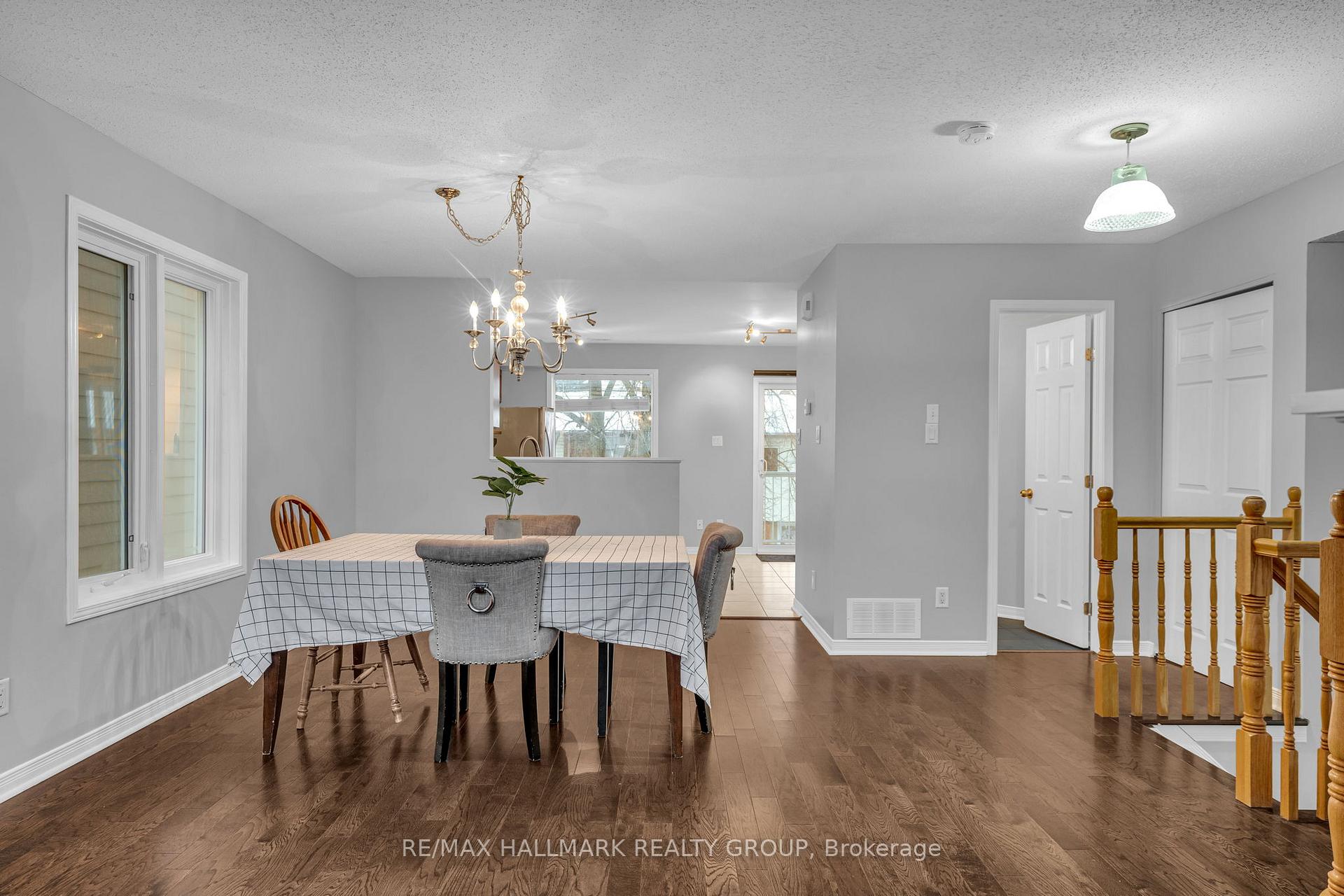 Photo 8 of Unit 4, 312 Wiffen, Ottawa, Westcliffe Estates — HOMEH