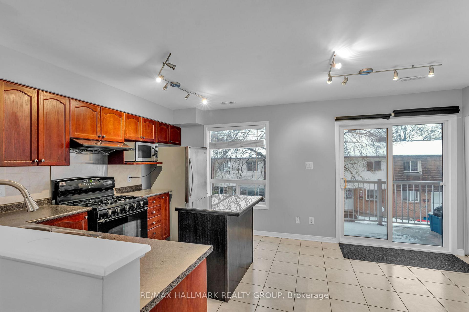 Photo 10 of Unit 4, 312 Wiffen, Ottawa, Westcliffe Estates — HOMEH