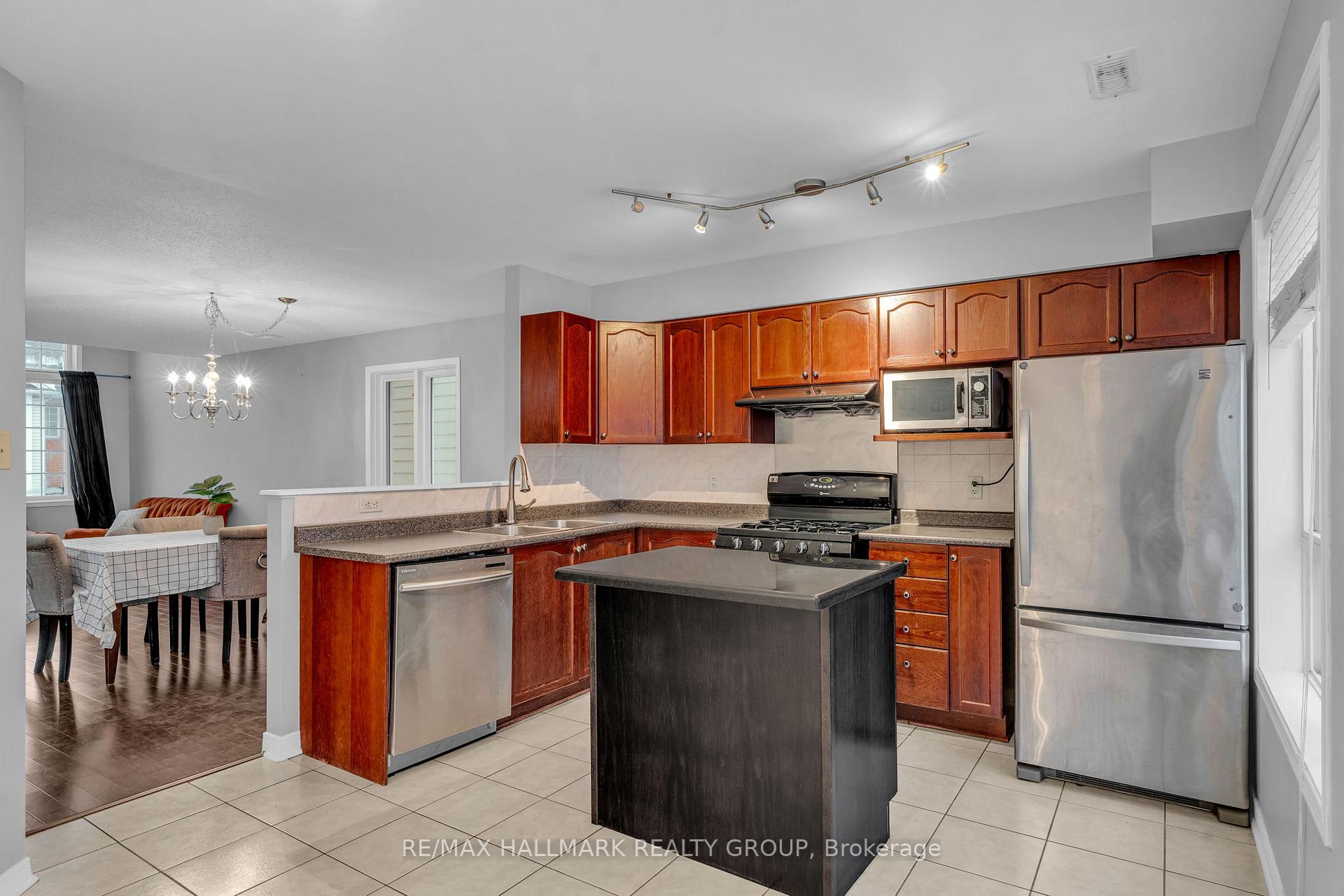 Photo 12 of Unit 4, 312 Wiffen, Ottawa, Westcliffe Estates — HOMEH