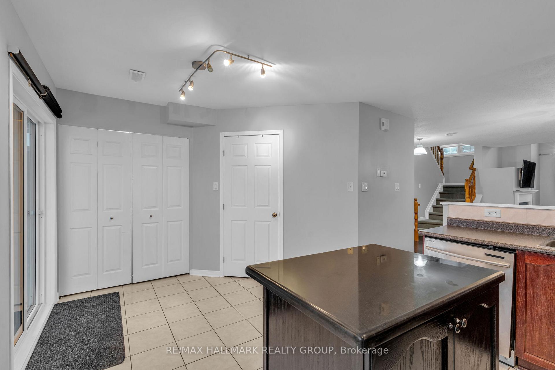 Photo 13 of Unit 4, 312 Wiffen, Ottawa, Westcliffe Estates — HOMEH
