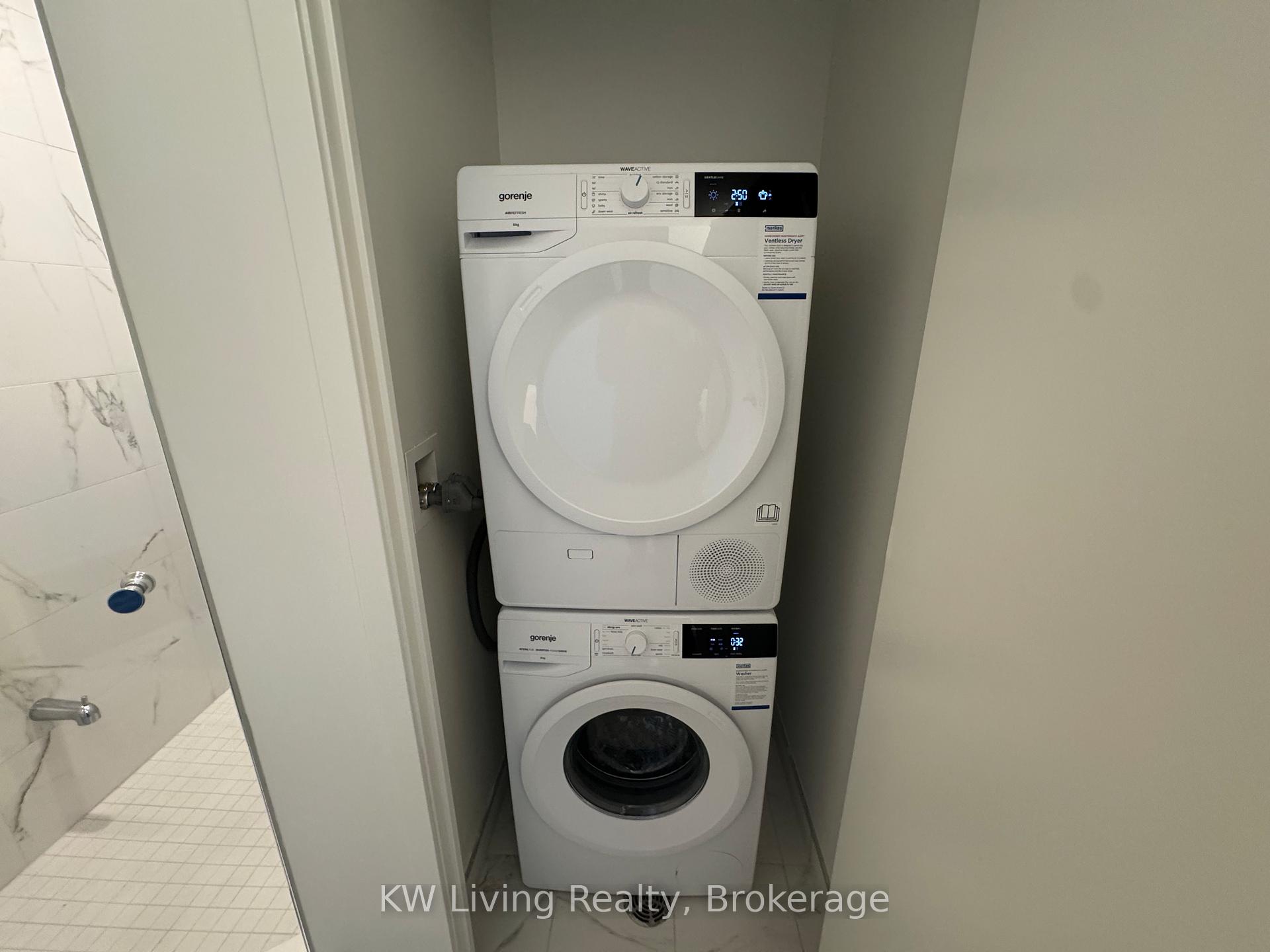 Photo 2 of Unit 4506, 28 Interchange Way, Vaughan, Vaughan Corporate Centre — HOMEH