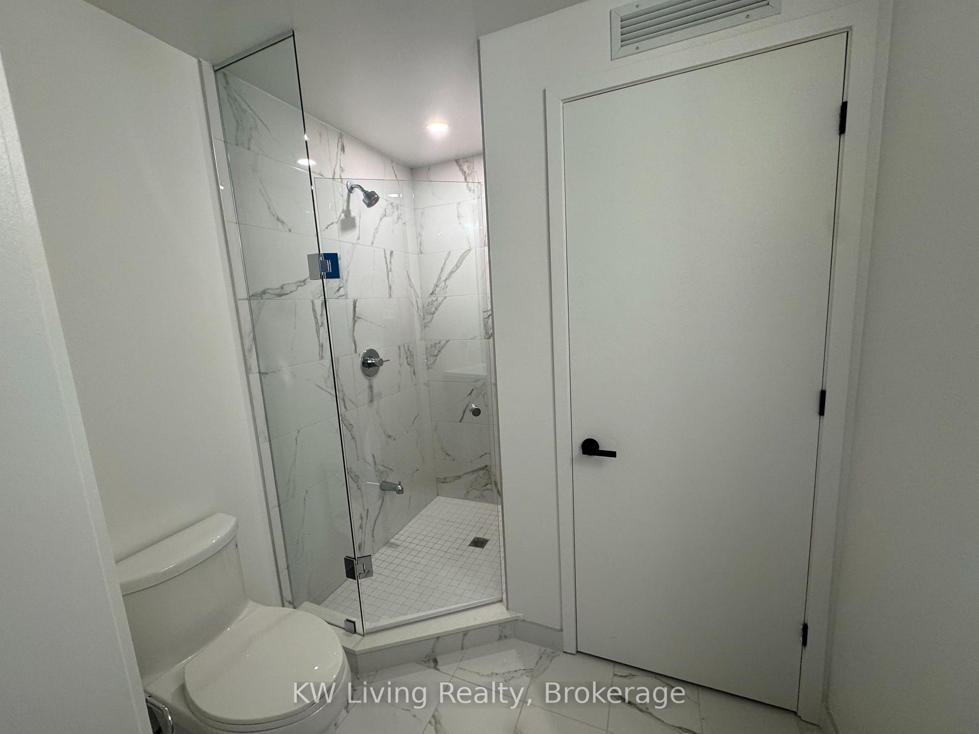 Photo 3 of Unit 4506, 28 Interchange Way, Vaughan, Vaughan Corporate Centre — HOMEH