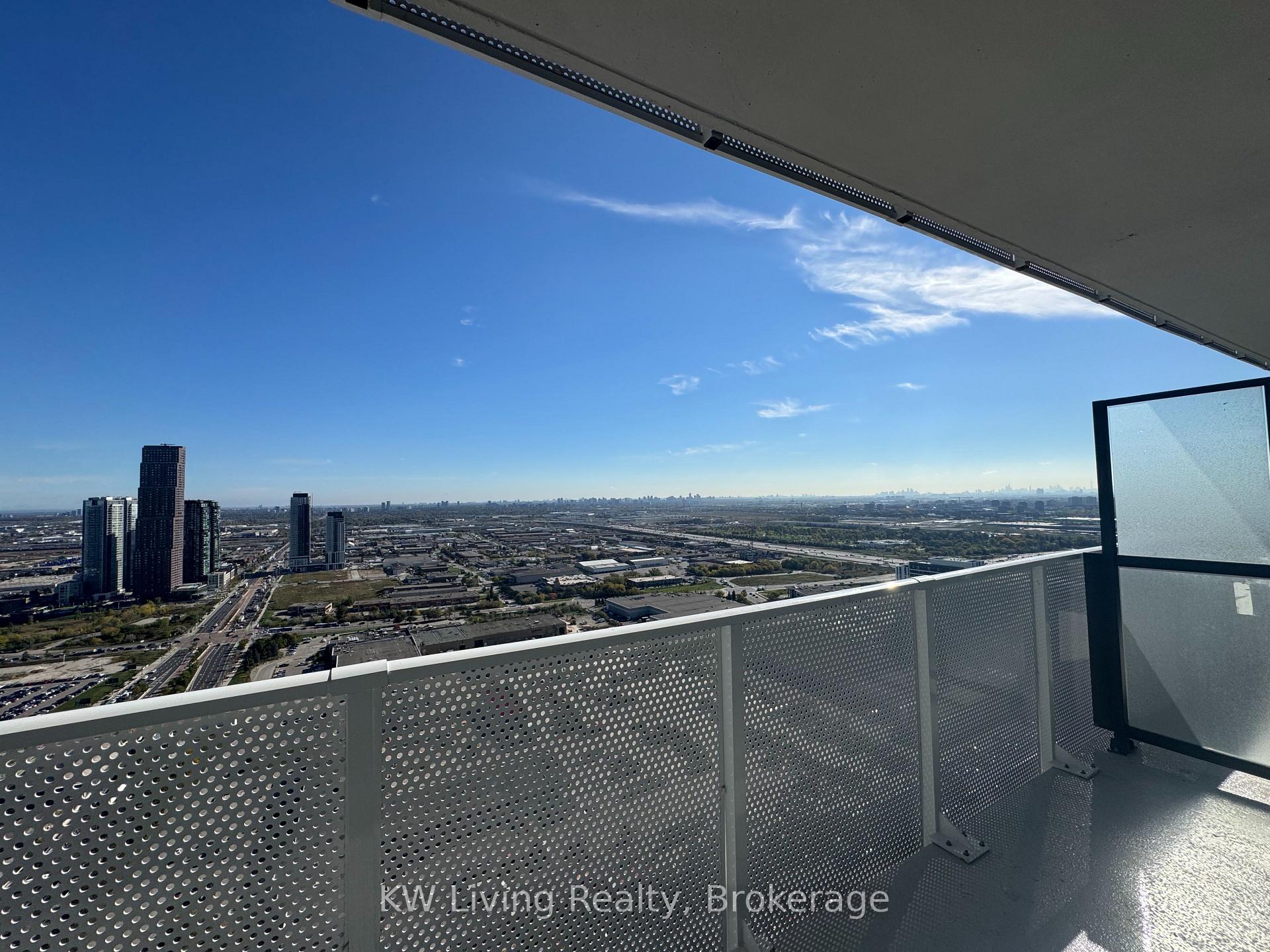 Photo 8 of Unit 4506, 28 Interchange Way, Vaughan, Vaughan Corporate Centre — HOMEH