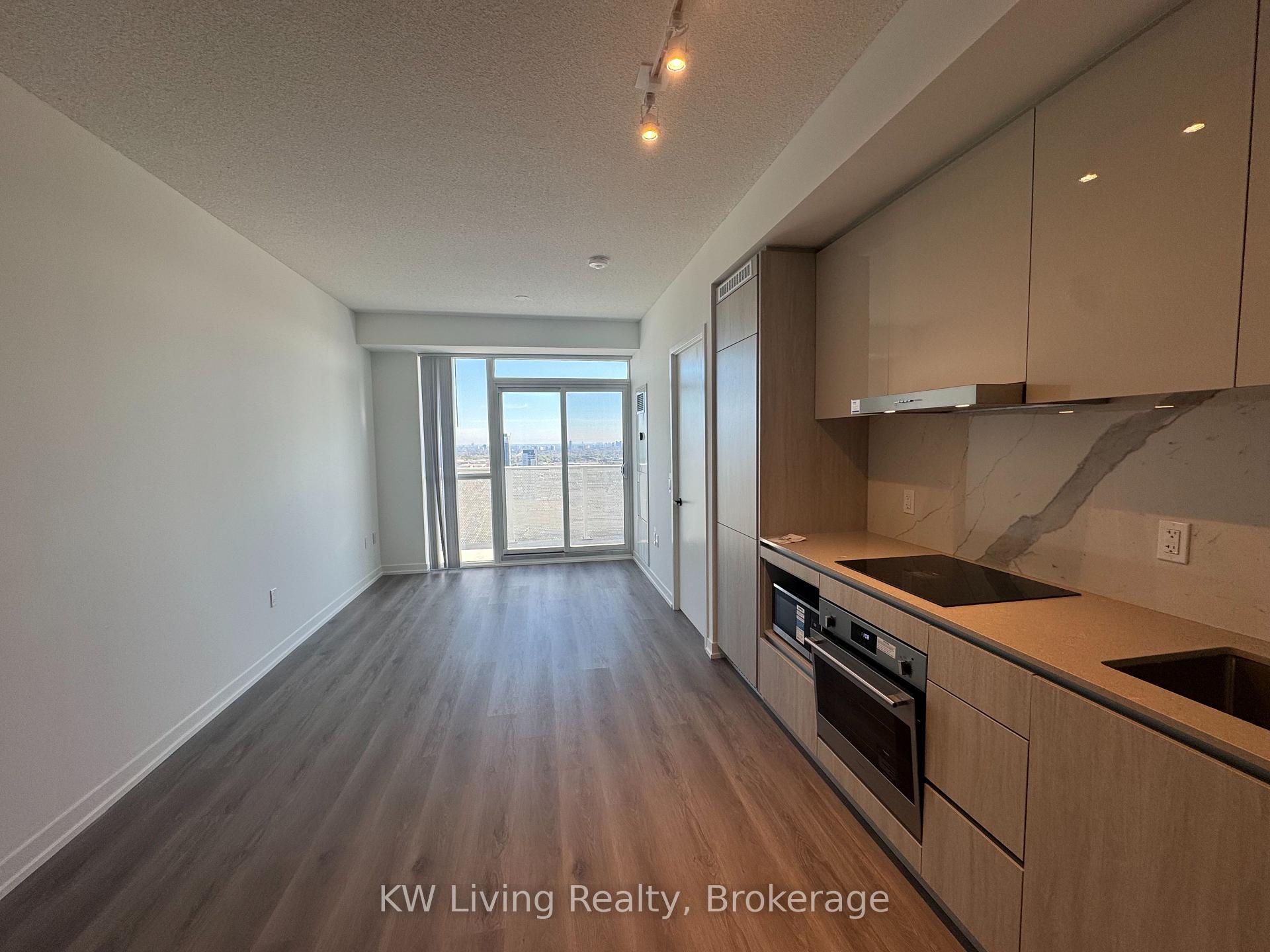 Photo 9 of Unit 4506, 28 Interchange Way, Vaughan, Vaughan Corporate Centre — HOMEH