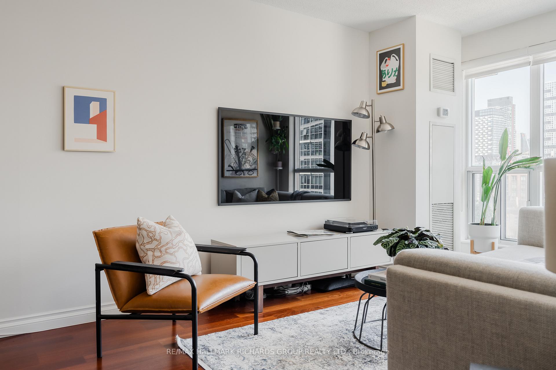Photo 3 of Unit 1220, 230 King Street E, Toronto, Moss Park — HOMEH