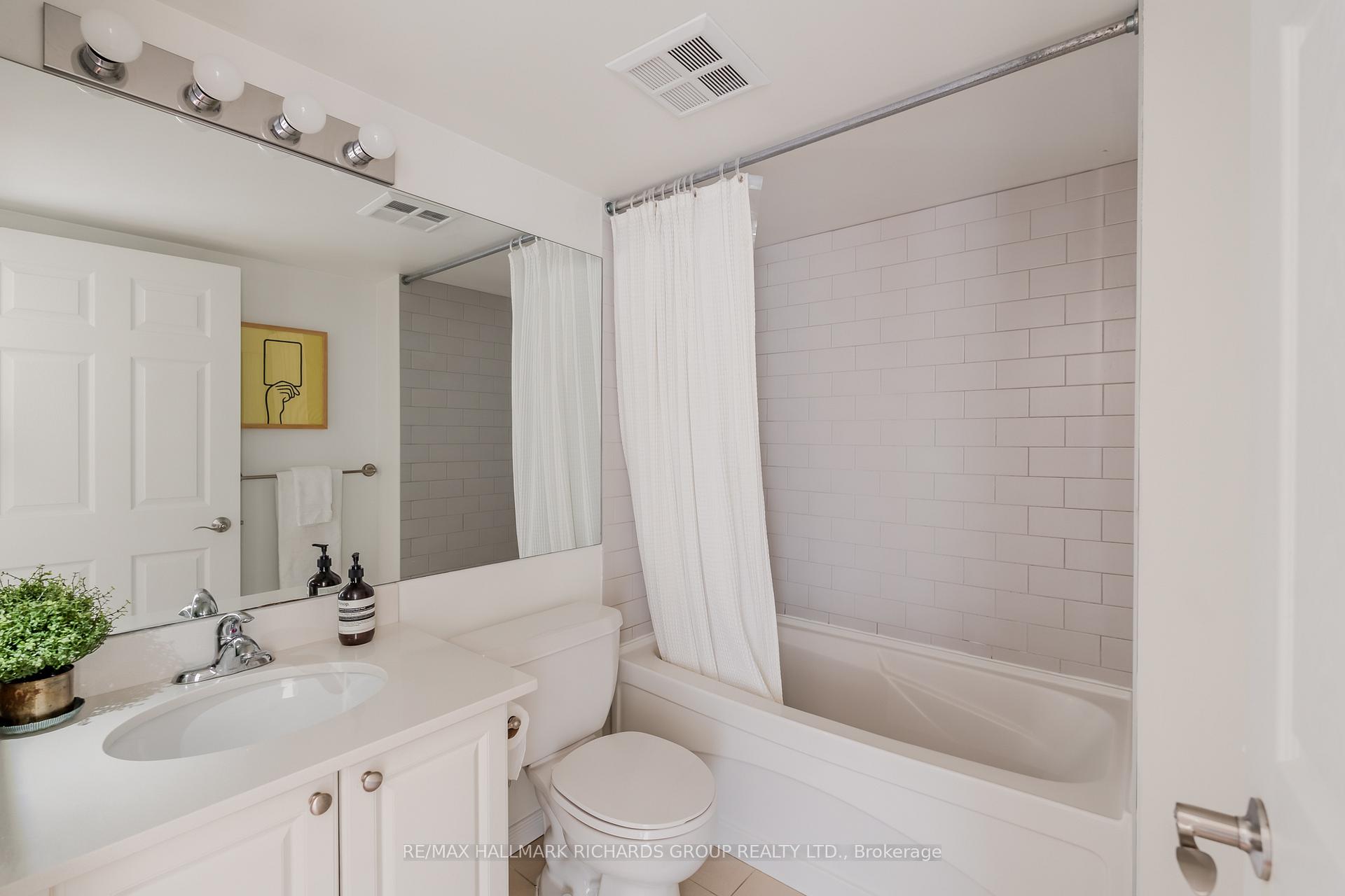 Photo 9 of Unit 1220, 230 King Street E, Toronto, Moss Park — HOMEH