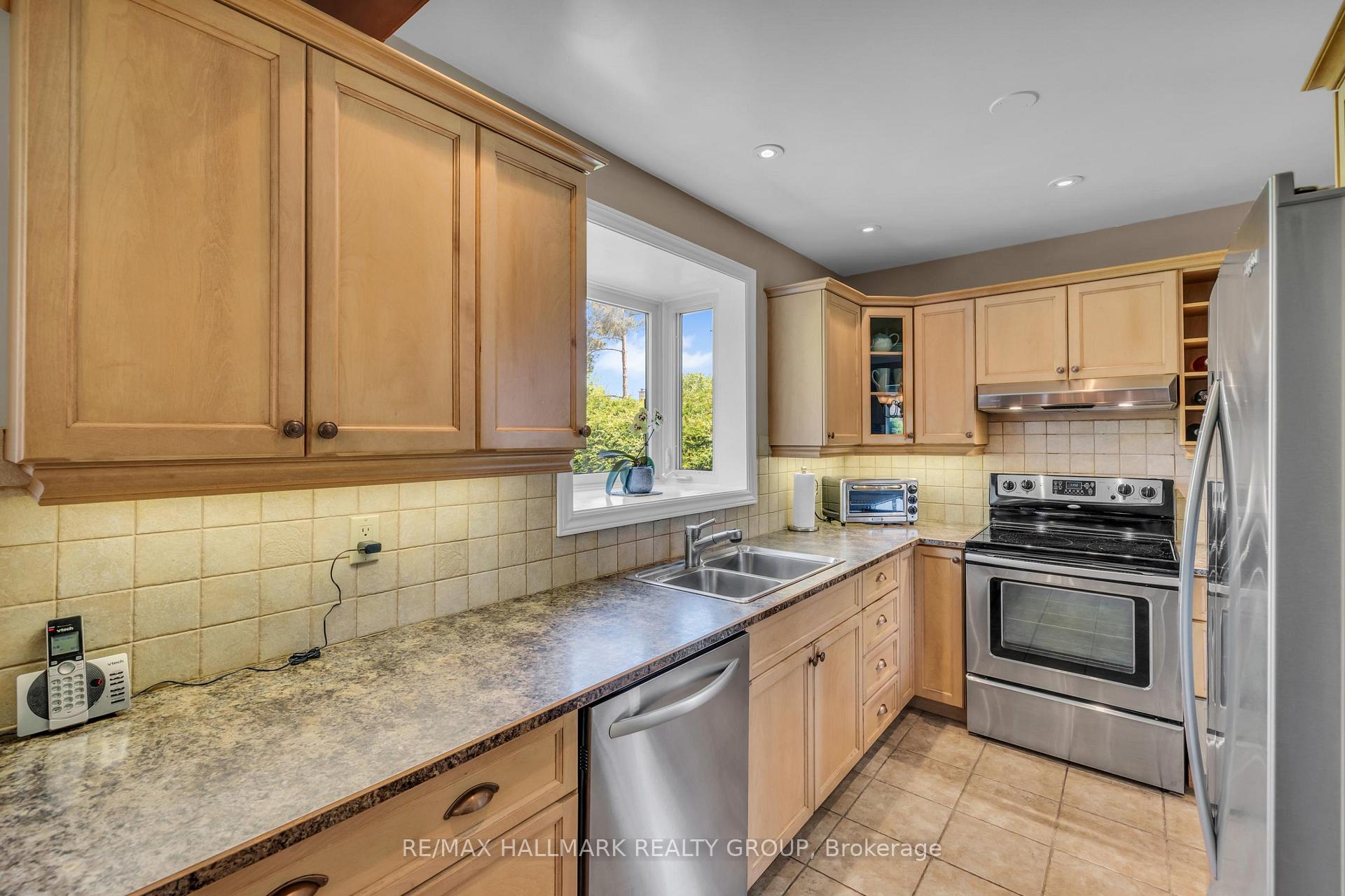Photo 8 of 50 Horner Drive, Ottawa, Lakeview Park — HOMEH