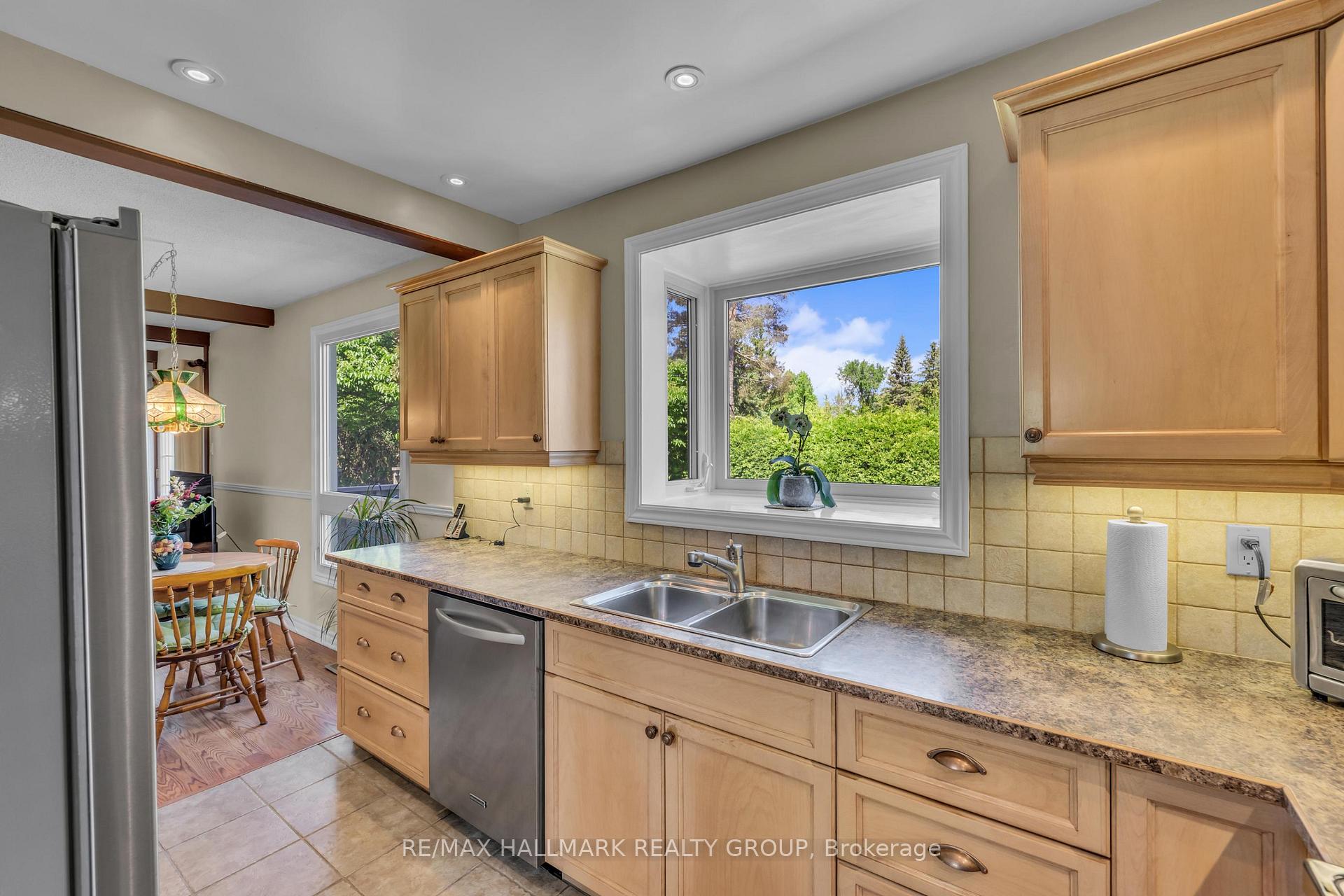 Photo 9 of 50 Horner Drive, Ottawa, Lakeview Park — HOMEH